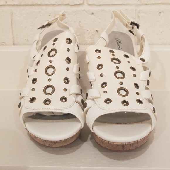 Breckelle's White Cork Heels - Picture 5 of 8